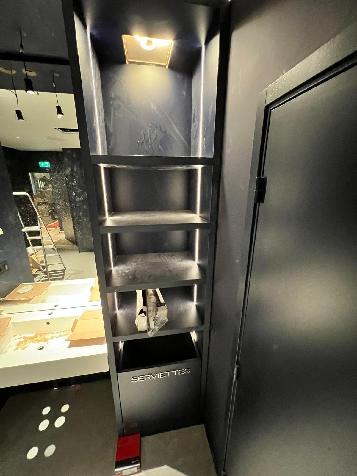 Niche de rangement rétroéclairée par LED