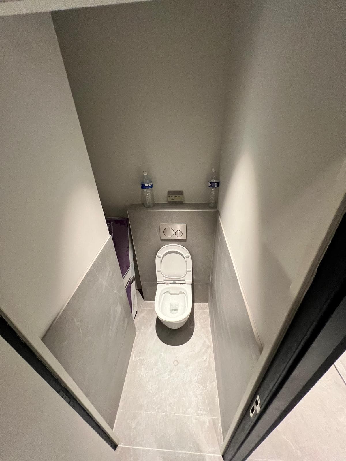 Sanitaires : éclairage et raccordements électriques